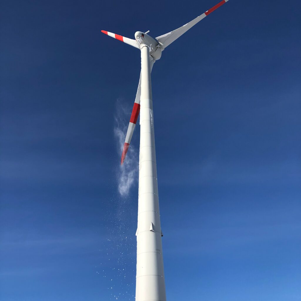Imagen de stock representando un molino de viento para un artículo acerca de los negocios entre Australia y Colombia